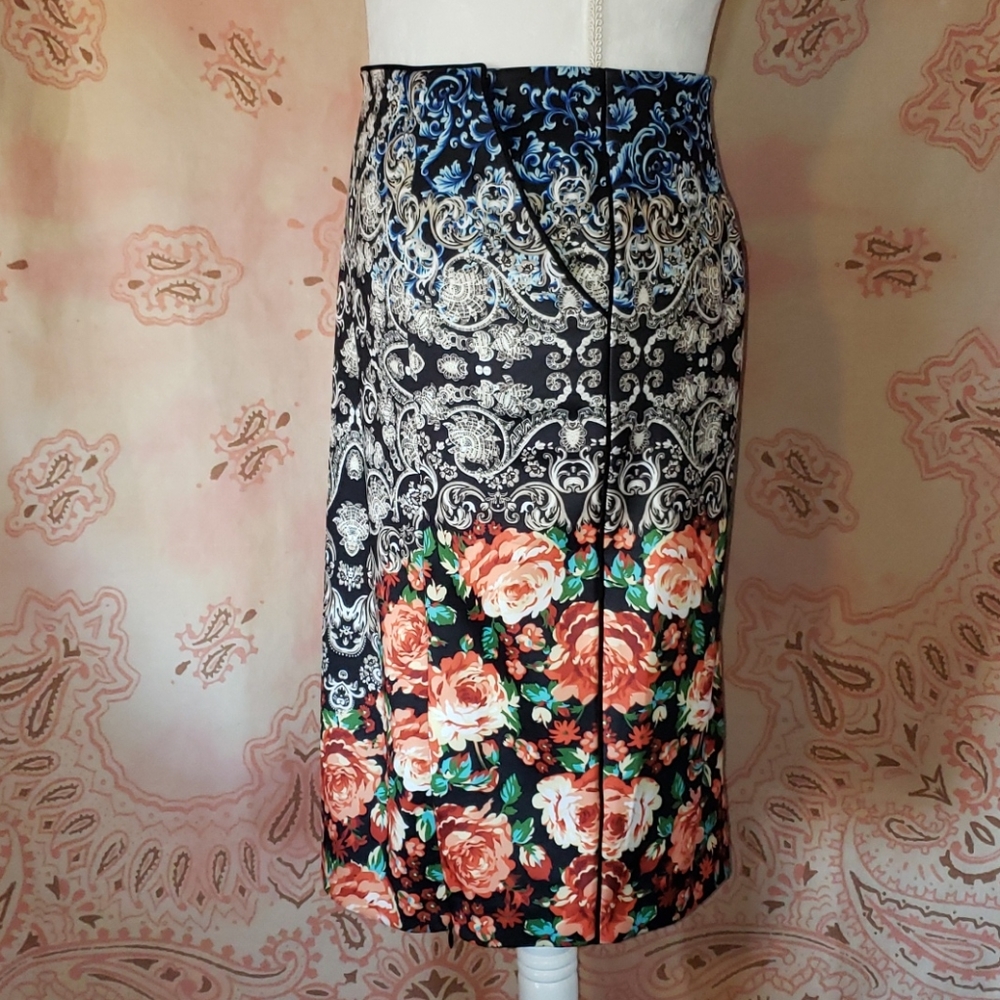 Boston Proper Mirrored Vase Skirt. Floral Pencil - Picture 3 of 13